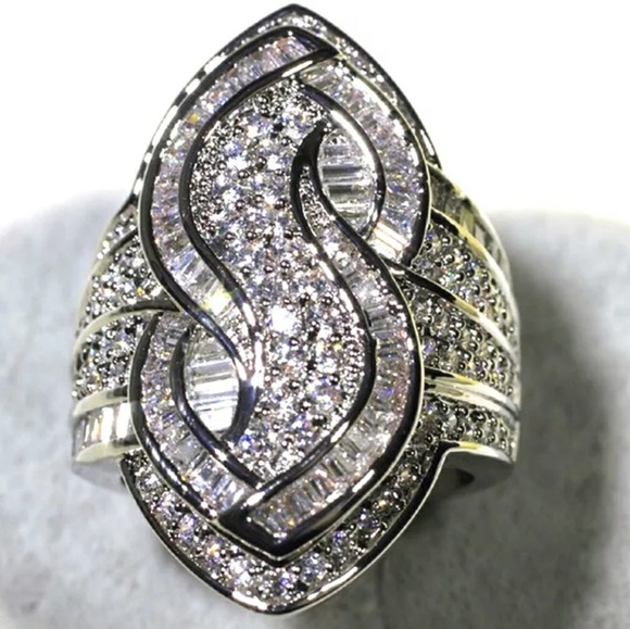 🎀Shimmering Geometrical Shape Crystal Ring - Picture 4 of 4